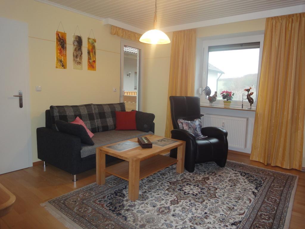 Ferienwohnung Majo Bad Birnbach Szoba fotó